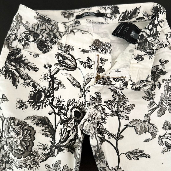 Virgin Only Black and White - Picture 4 of 7